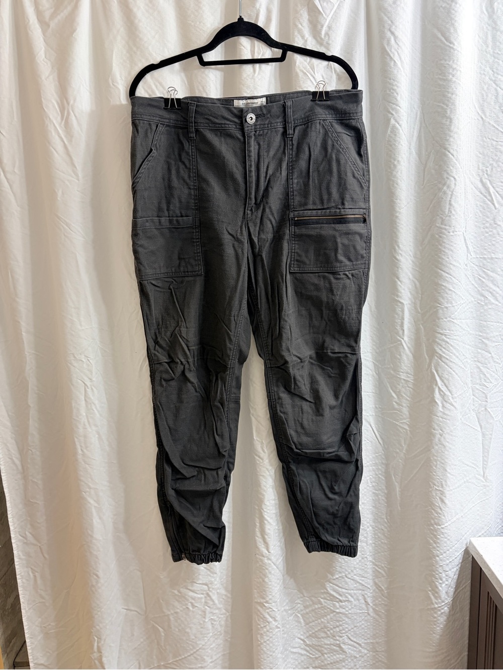 REI Trailsmith Joggers. Size XL.